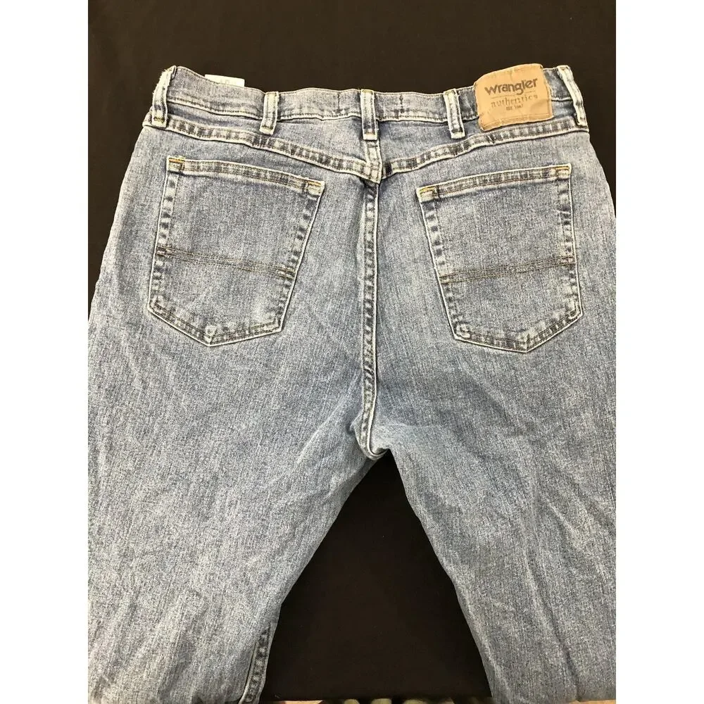 Wrangler Jeans Mens 34x32 Blue Light Wash Straight Stretch Denim Authentics